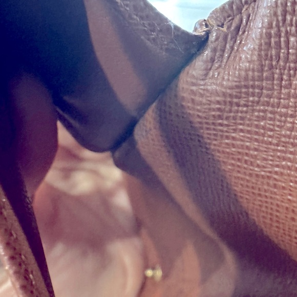 Louis Vuitton Monogram Multicles 4 Ring Key Case - Picture 13 of 17